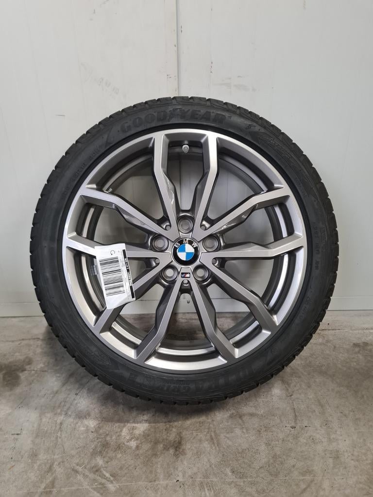 18' BMW 1 2 Serie Styling 711M met winterbanden NIEUW, 18 inch, Banden en Velgen, Nieuw, Personenwagen