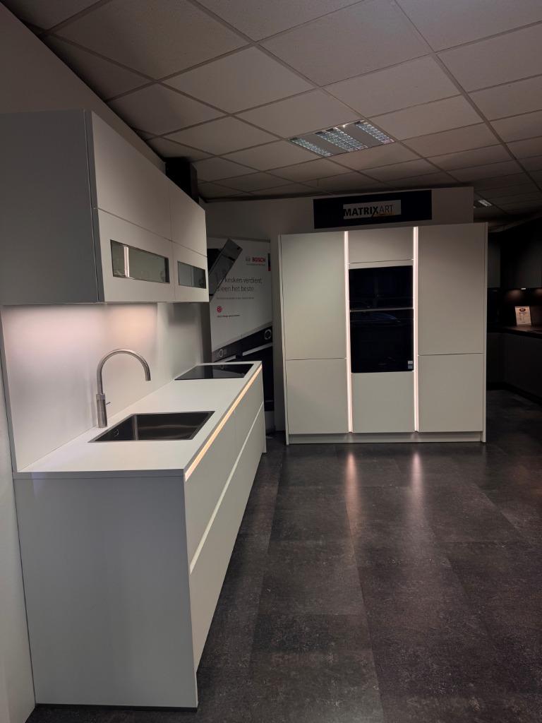 Nolte luxe Showmodel keuken softmat wit UITVERKOOP!, Ophalen, Wit, Nieuw, Dubbelwandige keuken