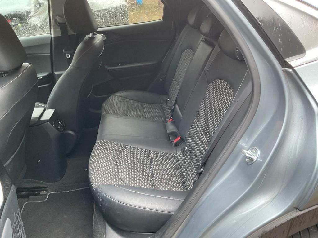Interieur Kia Xceed SUV 1.0 T-GDi 12V (G3LE) (2019-06/..), Auto-onderdelen, Info@kia.de, Kia Deutschland GmbH, Gebruikt, Theodor-Heuss-Allee 11, Frankfurt am Main 60486, , Duitsland
