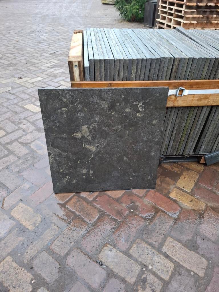 32,4m² 60x60x2 spotted bluestone, gebruikt, Ophalen of Verzenden, Nieuw, Beton, Terrastegels