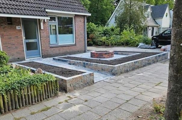 Tuinman aangeboden, Bestrating