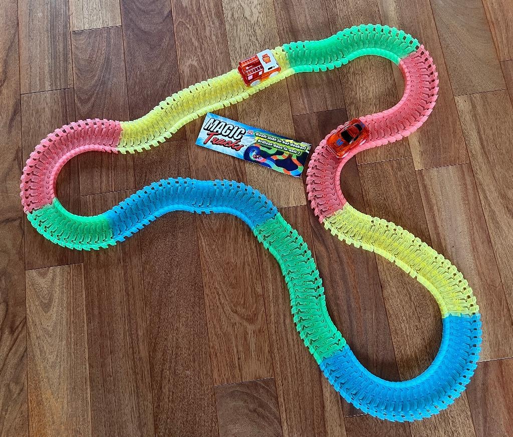 Magic Tracks Glow in the Dark Racebaan, Kinderen en Baby's, Speelgoed | Racebanen, Overige merken, Racebaan, Zelf te bouwen, Ophalen of Verzenden