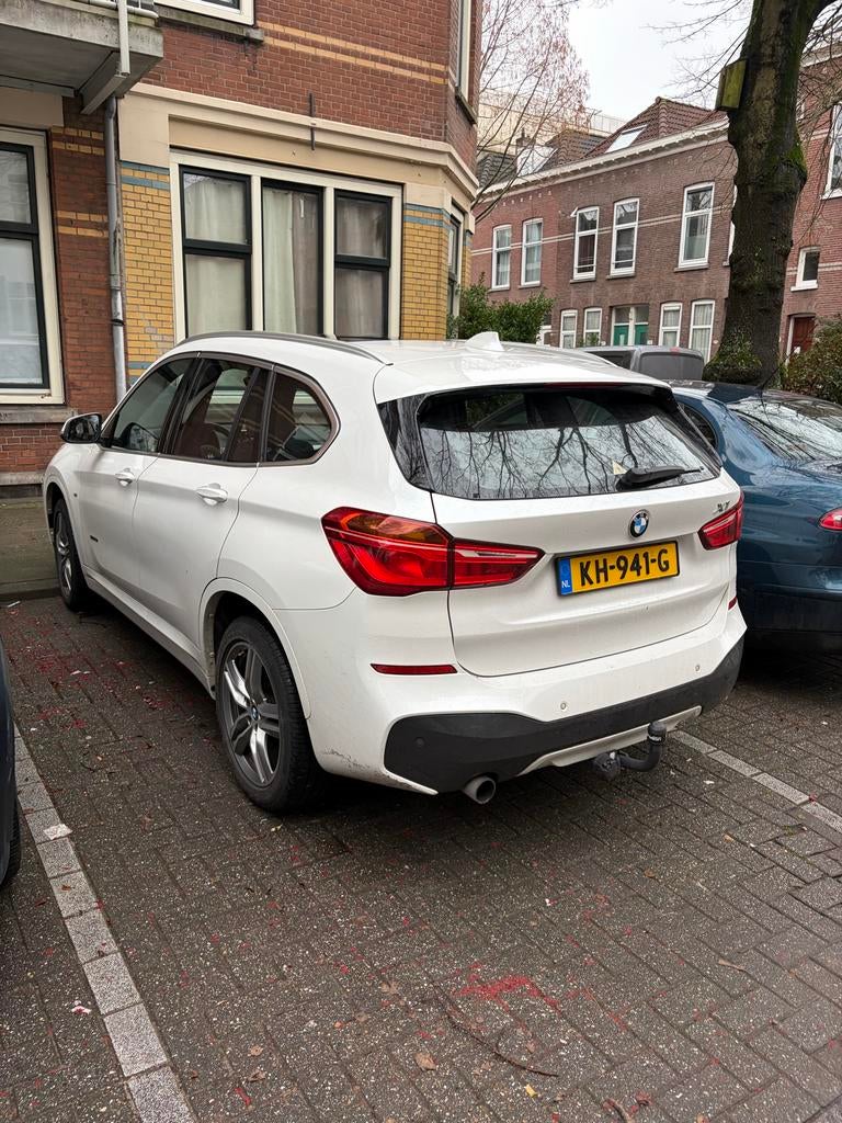 BMW X1 1.5 Sdrive 18I Centennial Executive 2016 Wit, Auto's, 136 pk, 1750 kg, 1370 kg, Alcantara