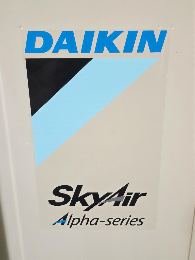 Refurbished wand airco Daikin SkyAir Alpha-series 10,0 kW, Koelen en Ontvochtigen, Timer, 3 snelheden of meer, Ophalen of Verzenden