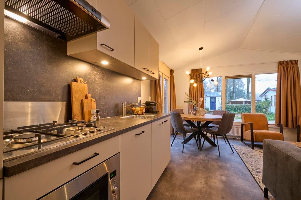 Te huur chalet voor 4 personen in Lieren Veluwe, In bos, 2 slaapkamers, Wasmachine, Recreatiepark