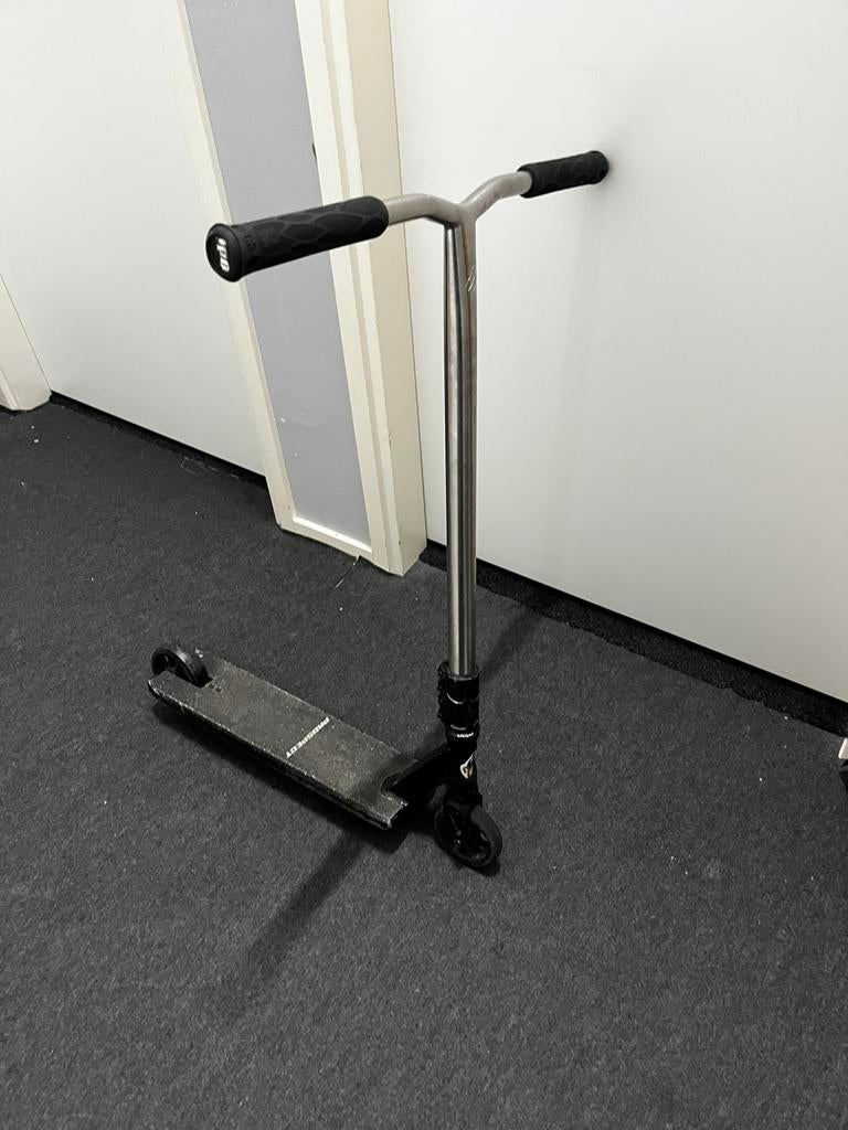 Custom stuntstep, Fietsen en Brommers, Steps, Ophalen, Zo goed als nieuw, Gewone step