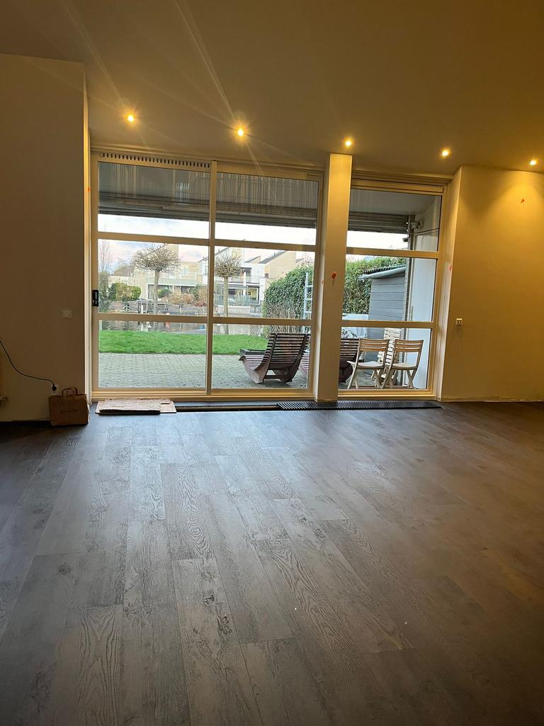 Foto 2 van Uw laminaat leggen? €3,75 p/m! vakkundig en goedkoop!