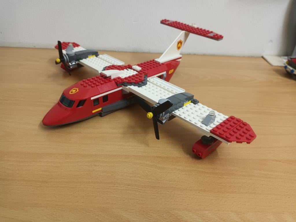 Lego 4209 brandweer blusvliegtuig., Ophalen of Verzenden, Zo goed als nieuw