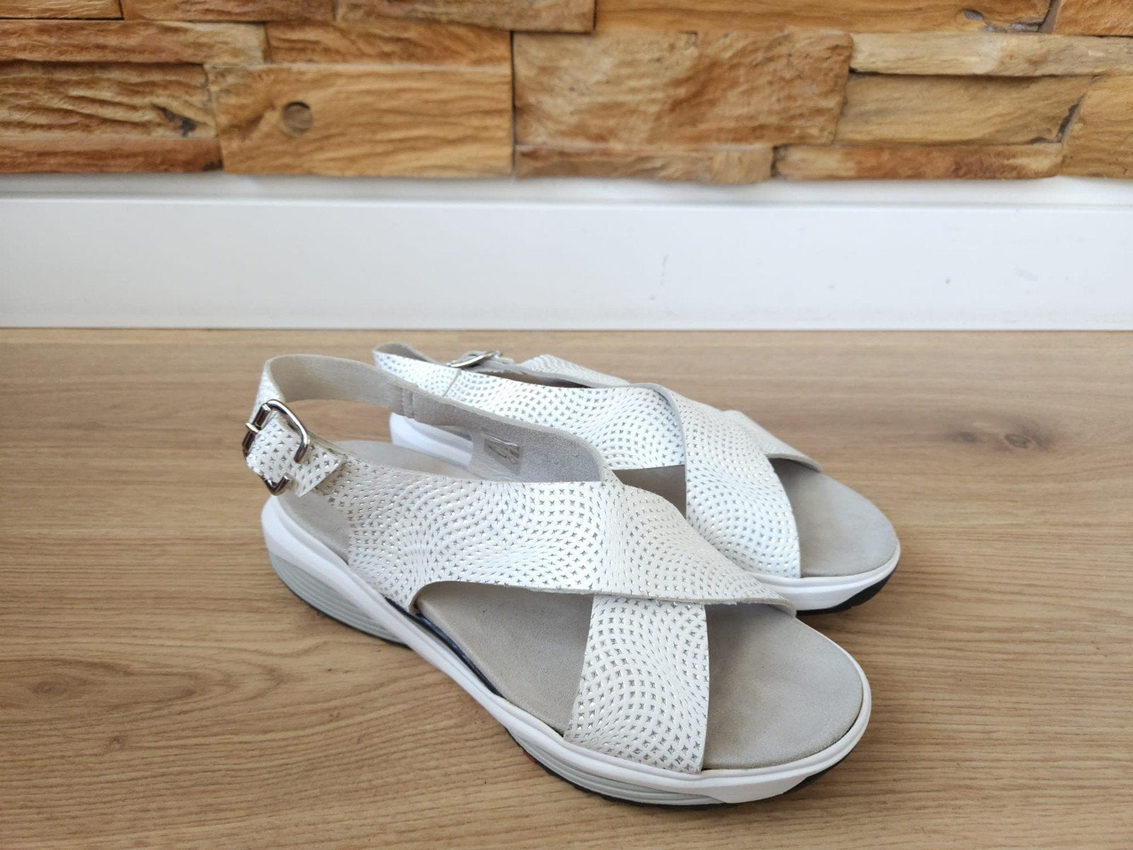 Xsensible Stretchwalker Corfu maat 40 kruisband sandalen ZGA, Kleding | Dames, Schoenen, Xsensible, Wit, Nieuw, Sandalen of Muiltjes