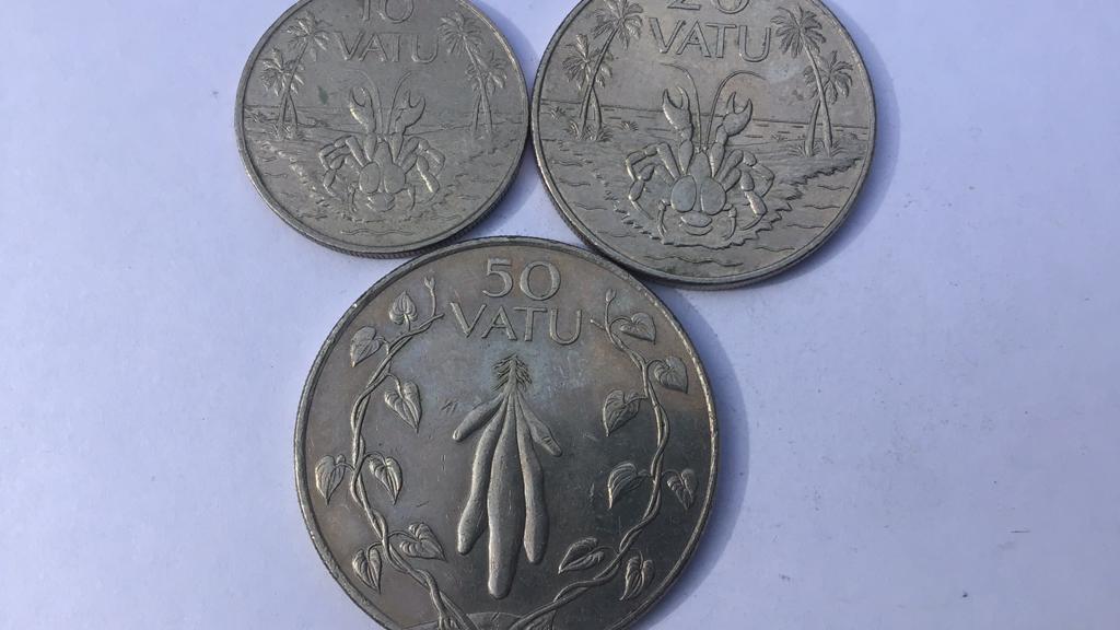 Vanuatu 10,20 en 50 vatu., Ophalen of Verzenden