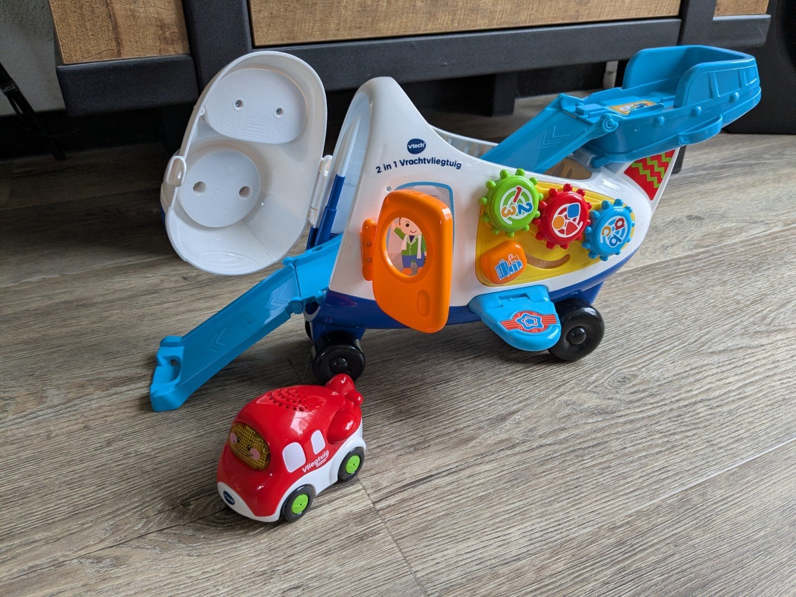 VTech 2-in-1 Vliegtuig Vrachttuig met auto, Ophalen, Zo goed als nieuw, 2 tot 4 jaar