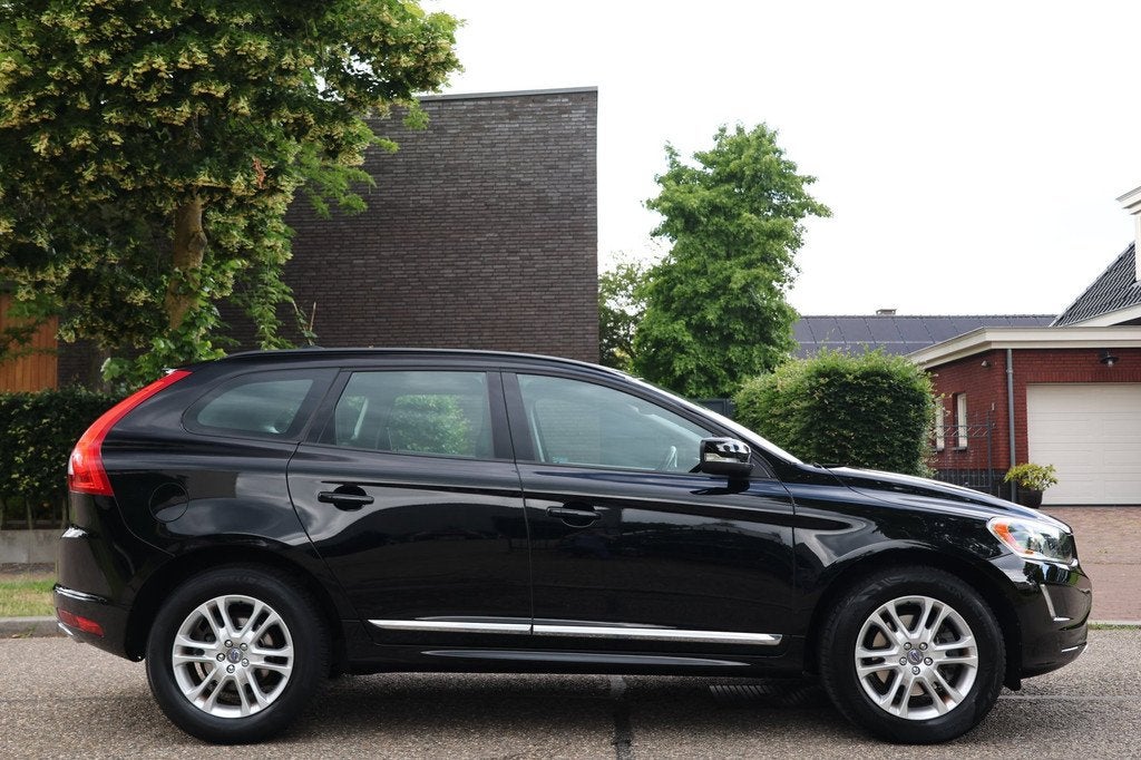 Volvo XC60 2.0 T5 FWD Momentum | NAVI | CLIMA | CRUISE TREKH, Auto's, Volvo, Voorwielaandrijving, 15 km/l, Gebruikt, Euro 6