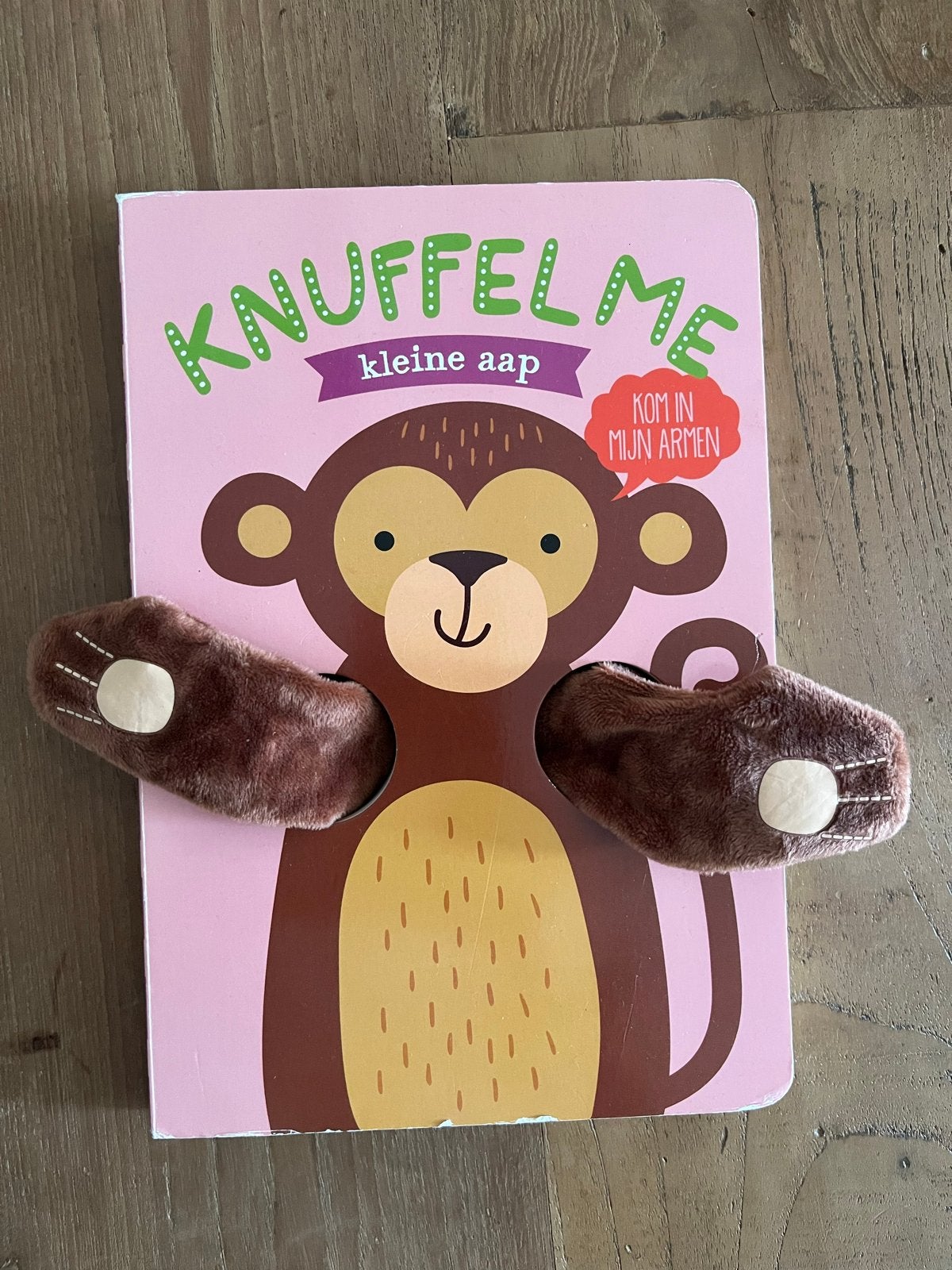 Knuffel Me: Kleine Aap - Interactief Vingerpopboek, Boeken, Kinderboeken | Baby's en Peuters, Ophalen of Verzenden, Zo goed als nieuw