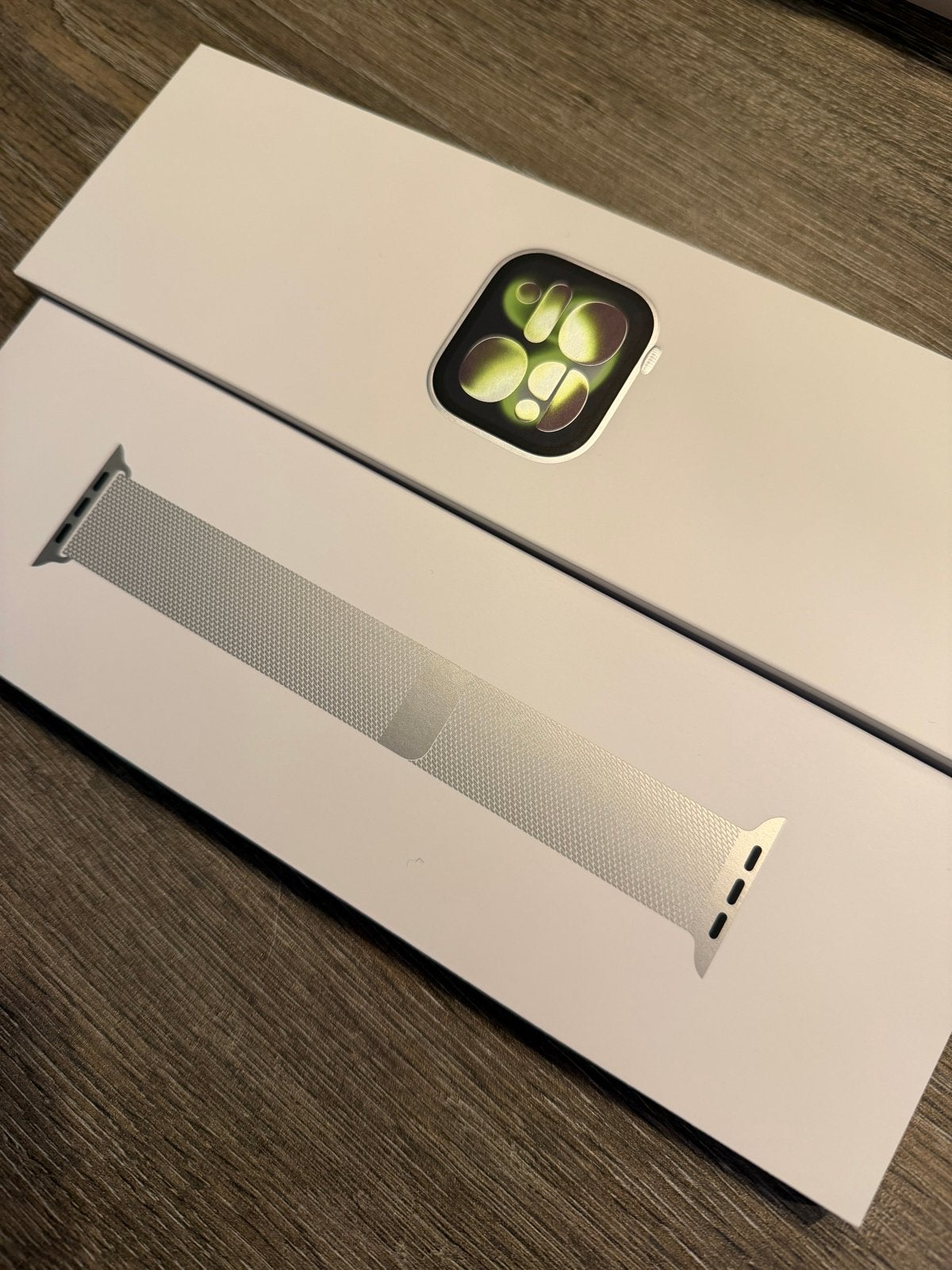 NIEUW Apple Watch serie 11 | 42mm zilver | Milanees bandje, Overige merken, Polshorloge, Nieuw, Ophalen of Verzenden