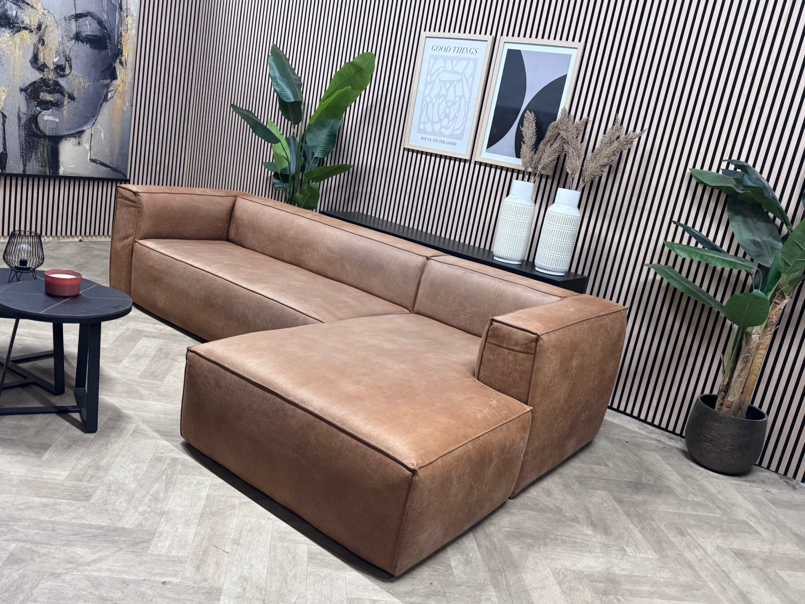 WOOOD Bean Hoekbank Eco Leer  - Cognac - 305 x 175, Huis en Inrichting, Banken | Bankstellen, Woood bean hoekbank modern industrieel cognac stoer