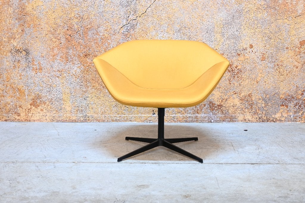 Gele stoffen Montis Ella design draaifauteuil