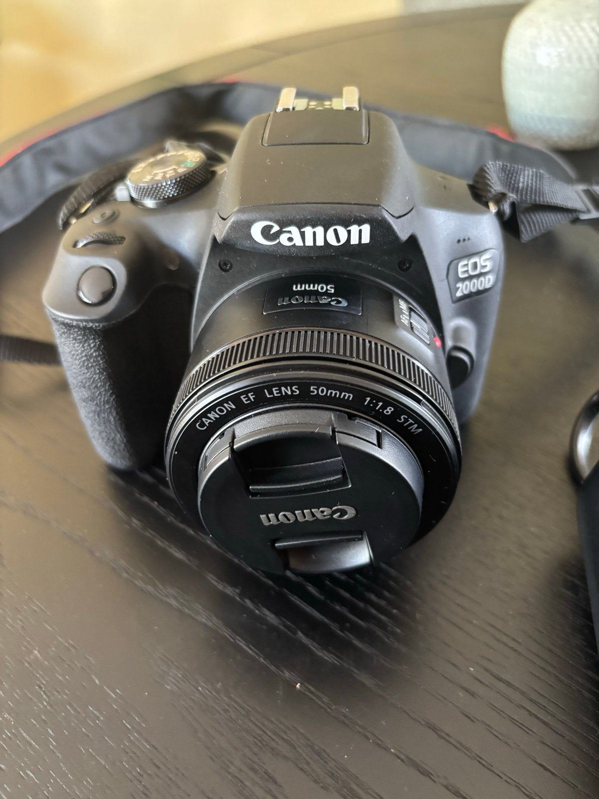 NIEUWE Canon EOS 2000D, EF 50mm f/1.8 STM Canon EF-S 18-55mm, Ophalen, Canon, Autofocus, Zo goed als nieuw