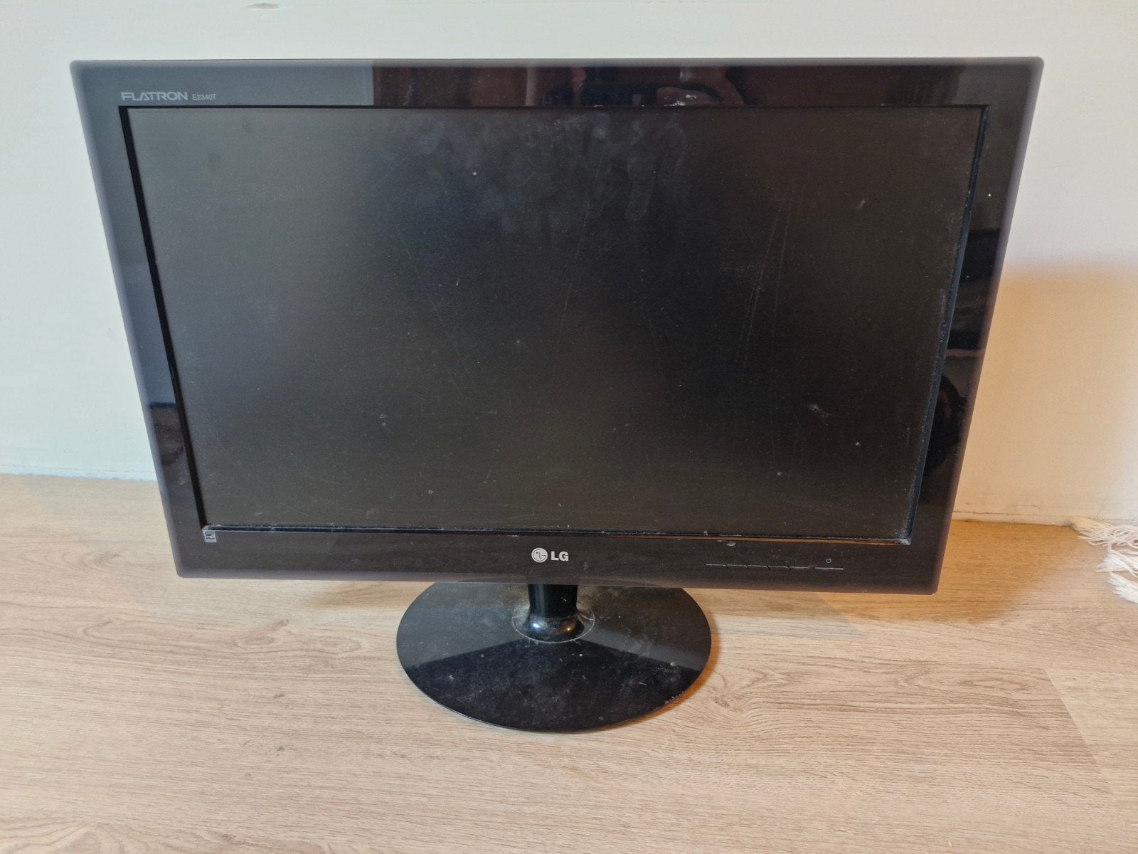 LG Flatron monitor, Ophalen, Full HD, 60 Hz of minder, DVI
