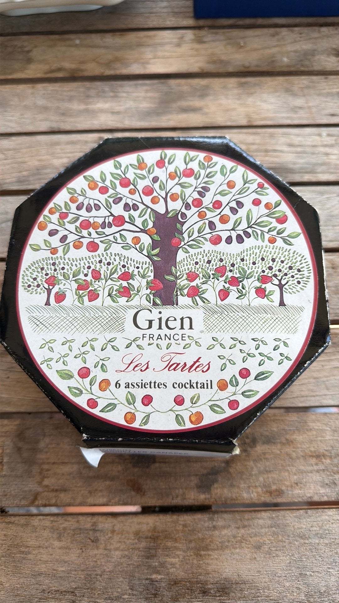 Gien LES TARTES, Huis en Inrichting, Keuken | Servies, Zo goed als nieuw, Bord(en), Overige stijlen, Porselein, Ophalen of Verzenden