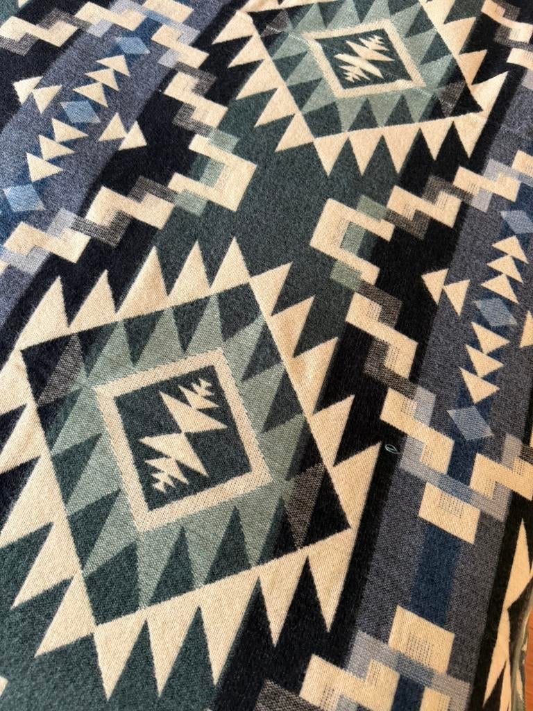 Groot nieuw Alpaca kleed (blauw-grijs-zwart)., Huis en Inrichting, Woonaccessoires | Plaids en Woondekens, Ophalen of Verzenden