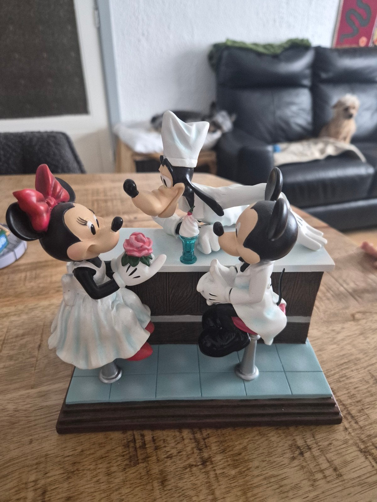 ZELDZAAM Disney Beeld - "After the Prom" - Charles & Bruce B, Ophalen of Verzenden, Mickey Mouse, Beeldje of Figuurtje