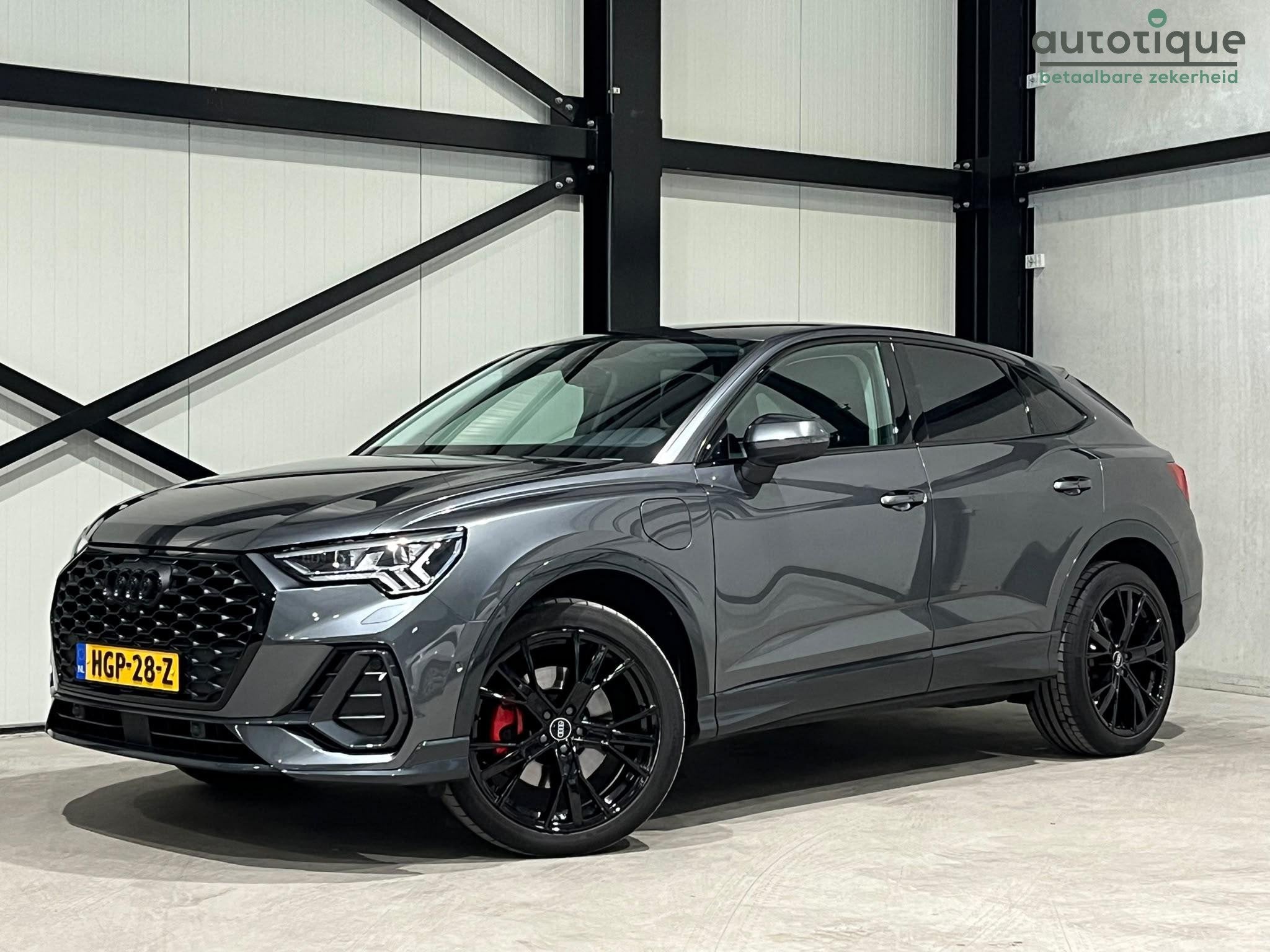 Audi Q3 Sportback 45 TFSI e | navi | black optiek | 360 came, Auto's, Dealer onderhouden, Gebruikt, Euro 6, Met garantie (alle)