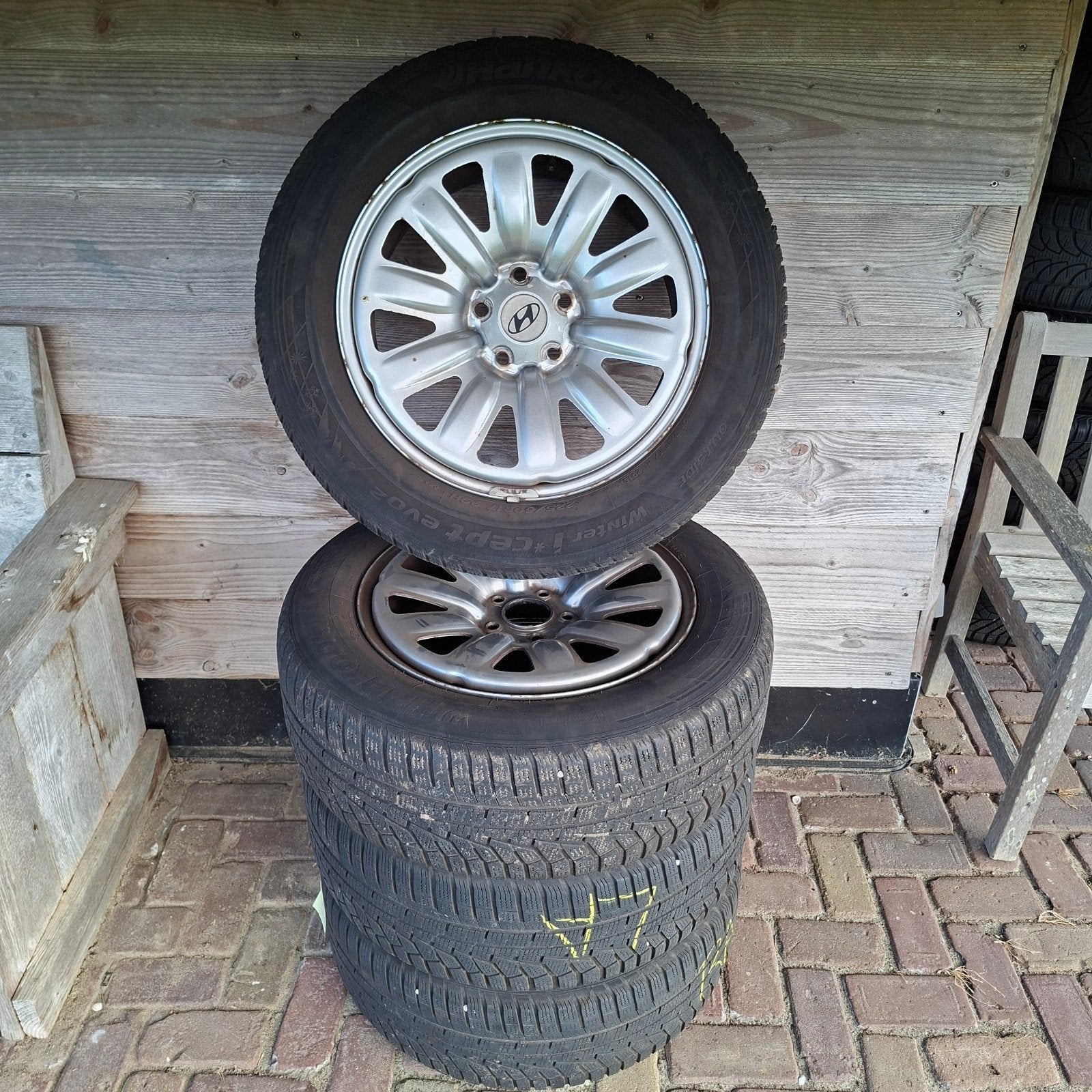 Winterbanden Hyundai Tucson / IX35 Sportage 225/60R17, Ophalen, 17 inch, Winterbanden, 225 mm