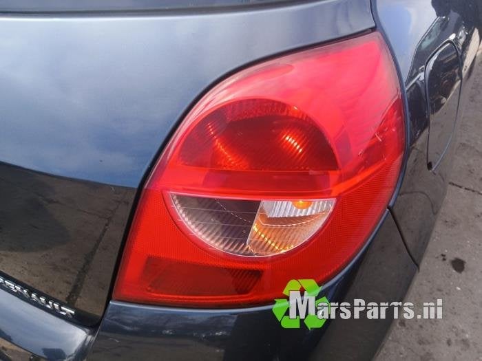 Achterlicht rechts van een Renault Clio, Gebruikt, -, Renault, -