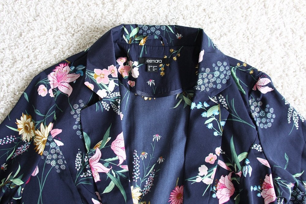 Esmara Bloemen Jasje (Maat 38) - 511 € 15,-, Kleding | Dames, Maat 38/40 (M), Meerkleurig, Zo goed als nieuw, Jasje
