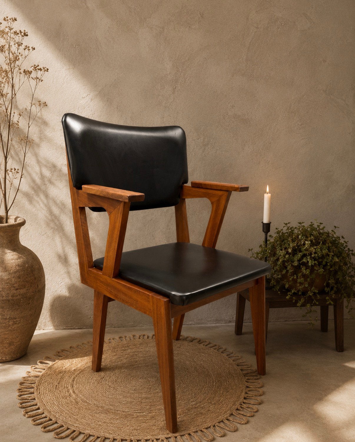 Vintage stoel met armleuning, Ophalen, Zwart, Hout, Zo goed als nieuw