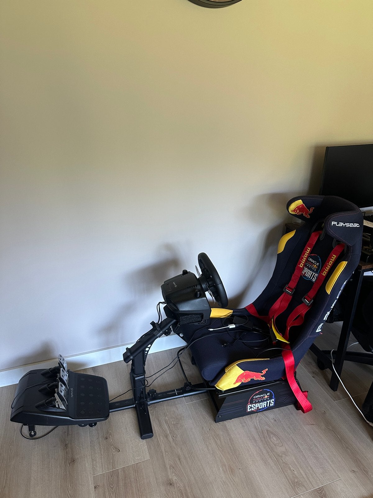 Playseat Red Bull Racing met Logitech G29 stuur en pedalen, Ophalen, Overige merken, Zo goed als nieuw