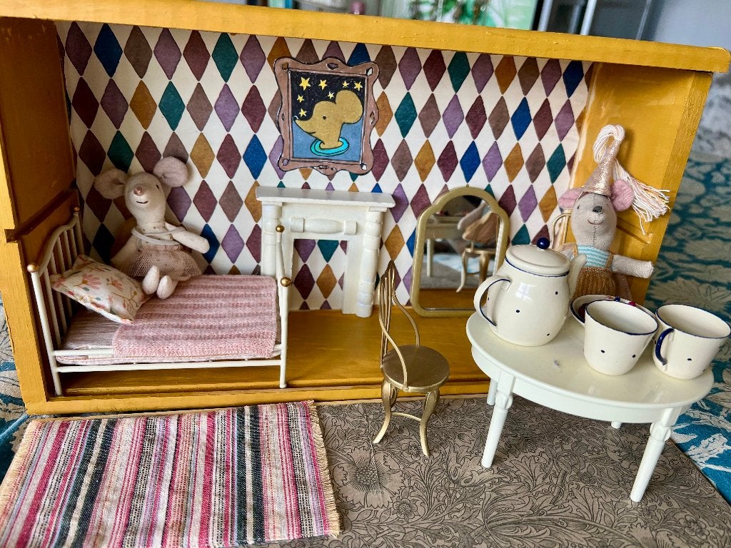 Vintage poppenhuis maileg behang pronk kastje poppenhuisje, Verzamelen, Ophalen of Verzenden, Zo goed als nieuw, Poppenhuis