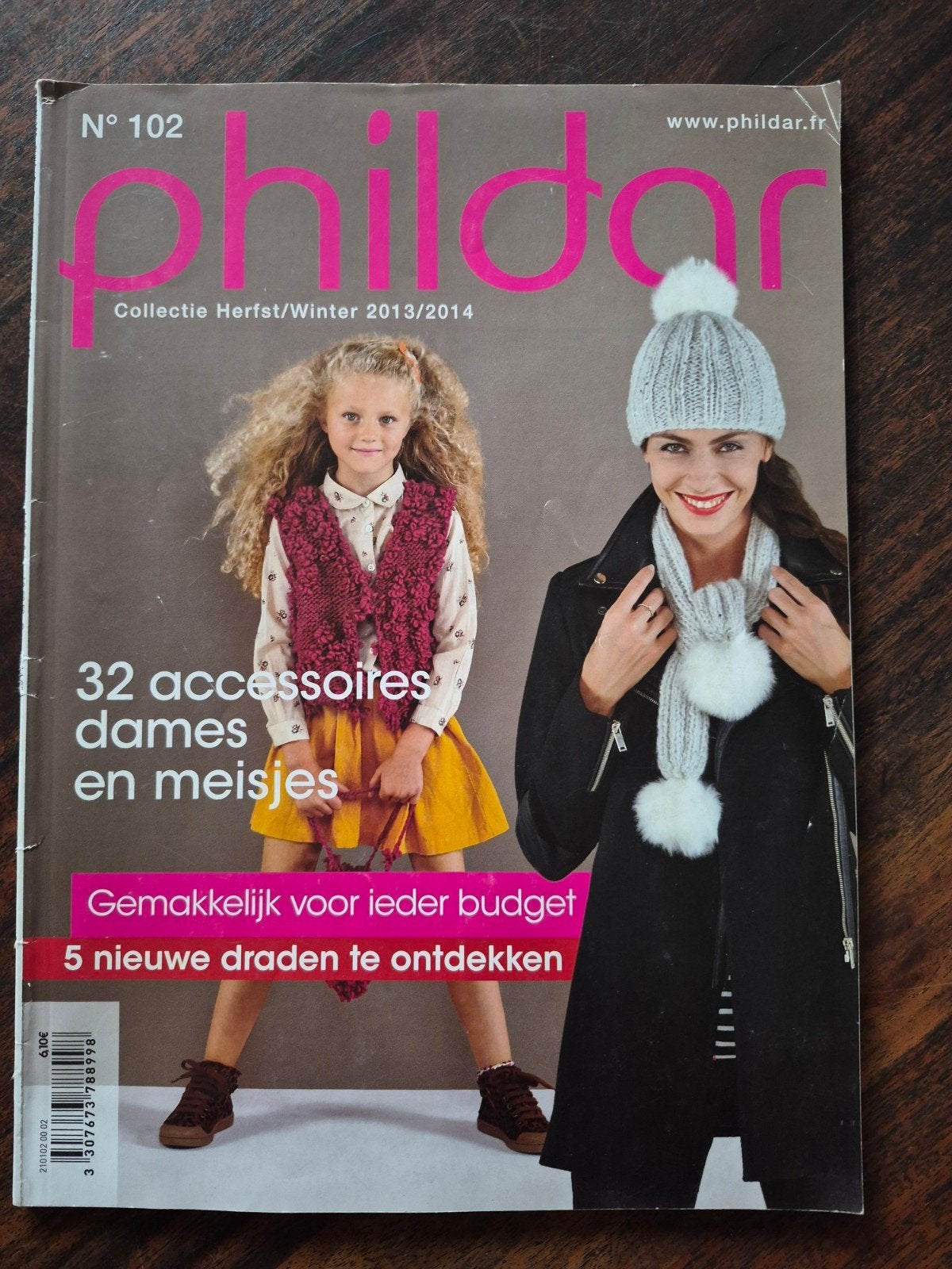 Phildar, warme accessoires breien , sjaals ,mutsen etc, Ophalen of Verzenden, Zo goed als nieuw, Breien, Patroon of Boek