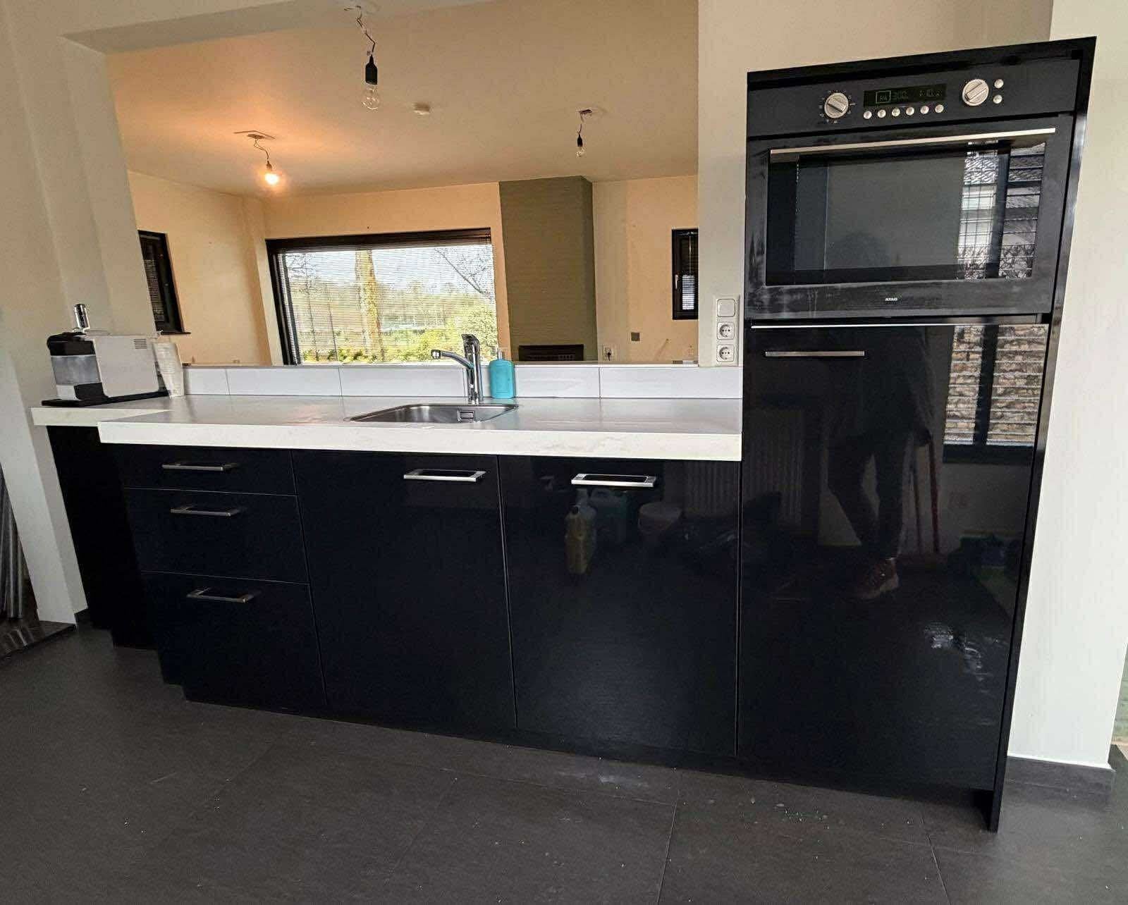 Moderne Keller Zwarte Hoogglans Keuken met Eiland, Huis en Inrichting, Ophalen, Zwart, Zo goed als nieuw, Kunststof