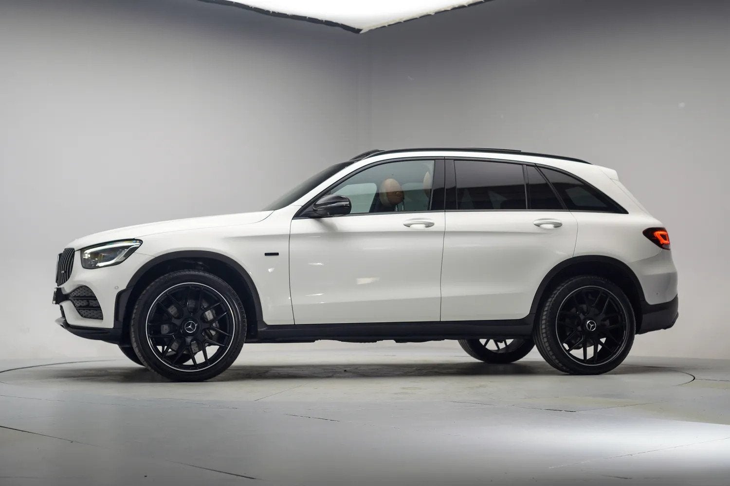Mercedes-Benz GLC 300e 4MATIC AMG Line Premium Night Aut. [, Automaat, Gebruikt, 4 cilinders, 2000 kg
