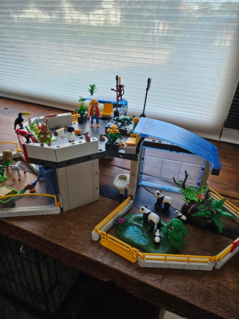 Playmobil dierentuin: Animal Baby Zoo 4093 met extra's, Ophalen of Verzenden, Zo goed als nieuw, Complete set