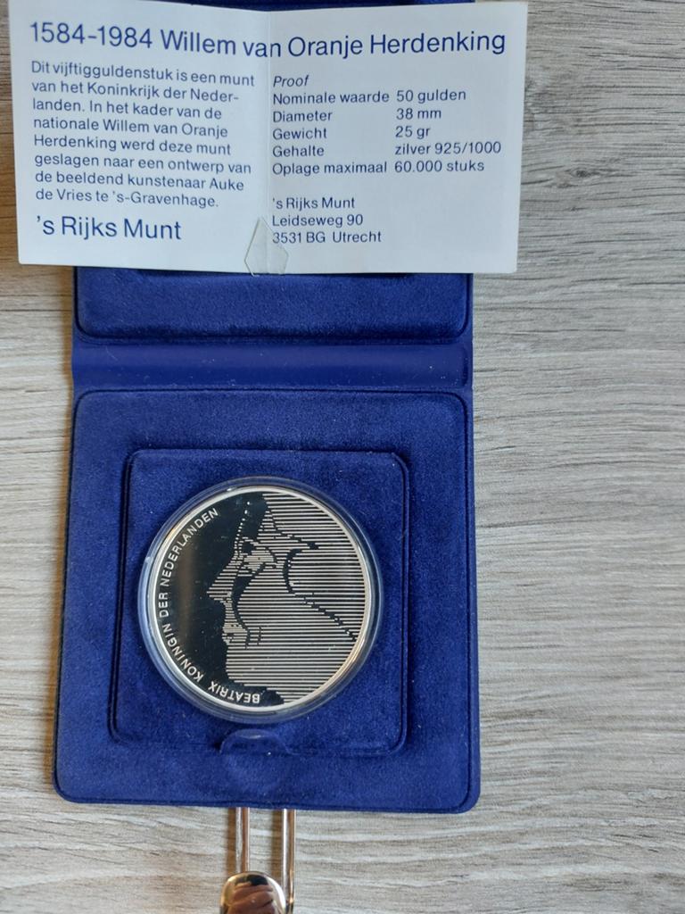 Zilveren 50 Gulden Willem van Oranje Herdenkingsmunt 1984, Koningin Beatrix, Zilver, Ophalen of Verzenden, Losse munt