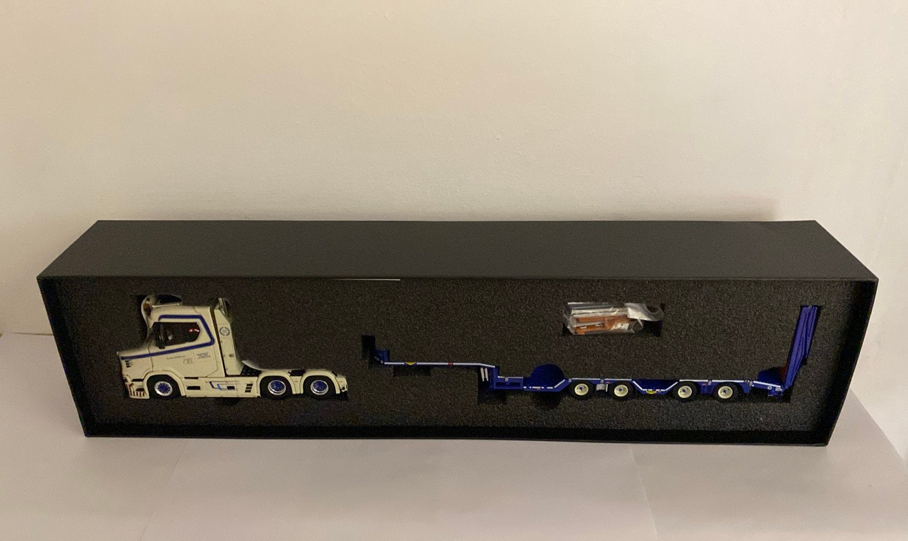 Wsi scania bierings, Hobby en Vrije tijd, Modelauto's | 1:50, Ophalen of Verzenden, Nieuw, Bus of Vrachtwagen, Wsi