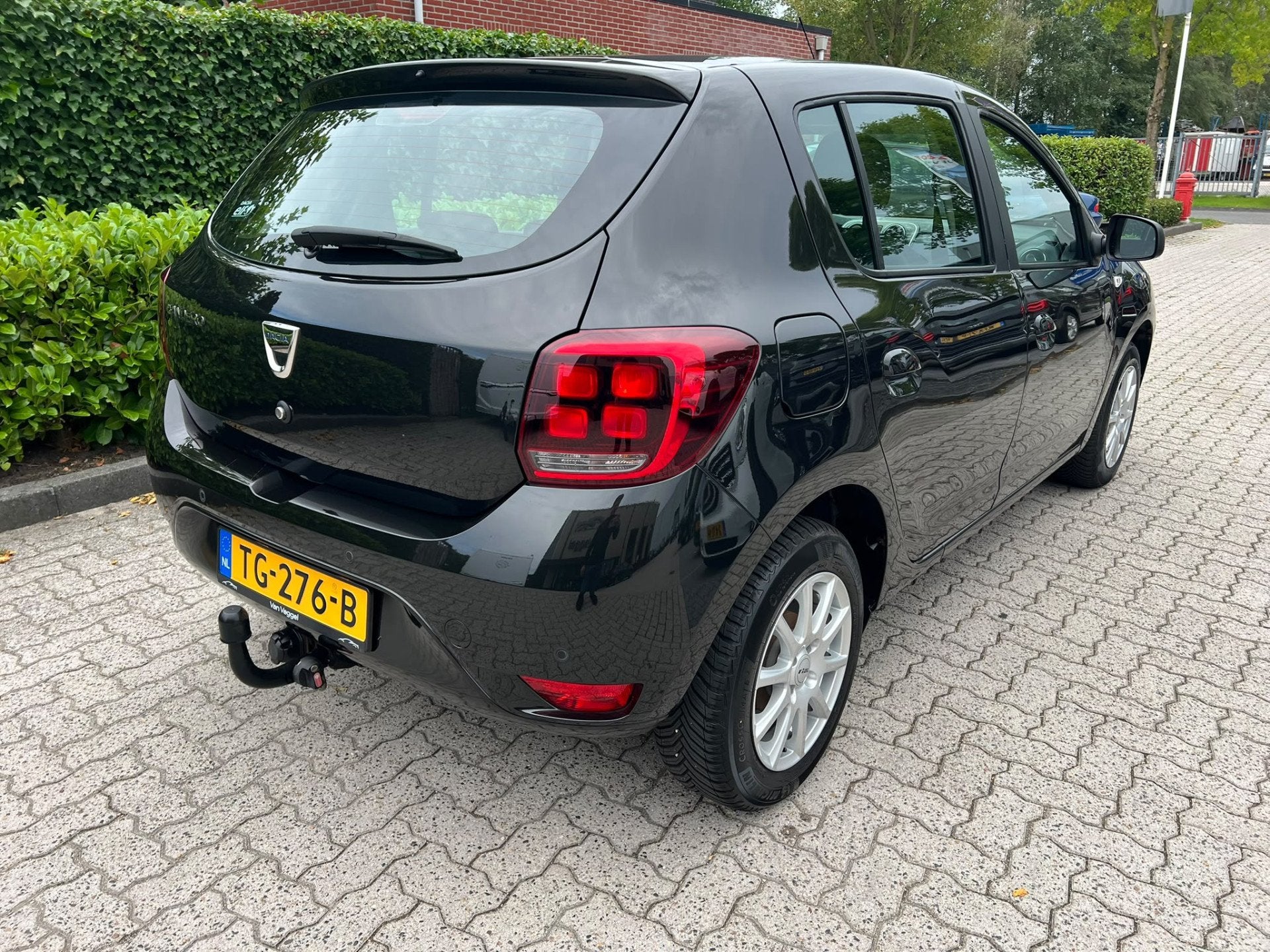 Dacia Sandero 0.9 TCe Laureate trekhaak, airco, cruise, pdc, Auto's, Voorwielaandrijving, Stof, 525 kg, Zwart