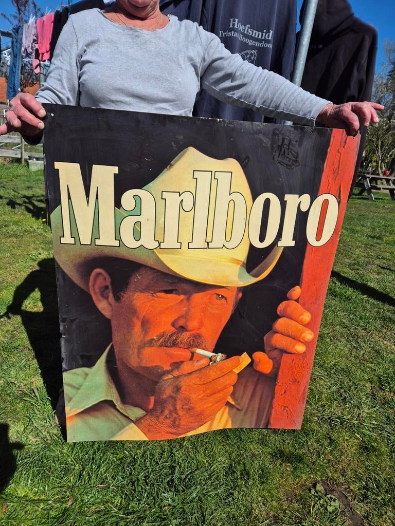 Vintage Marlboro Reclamebord - Cowboy Design, Verzamelen, Merken en Reclamevoorwerpen, Ophalen, Gebruikt, Reclamebord