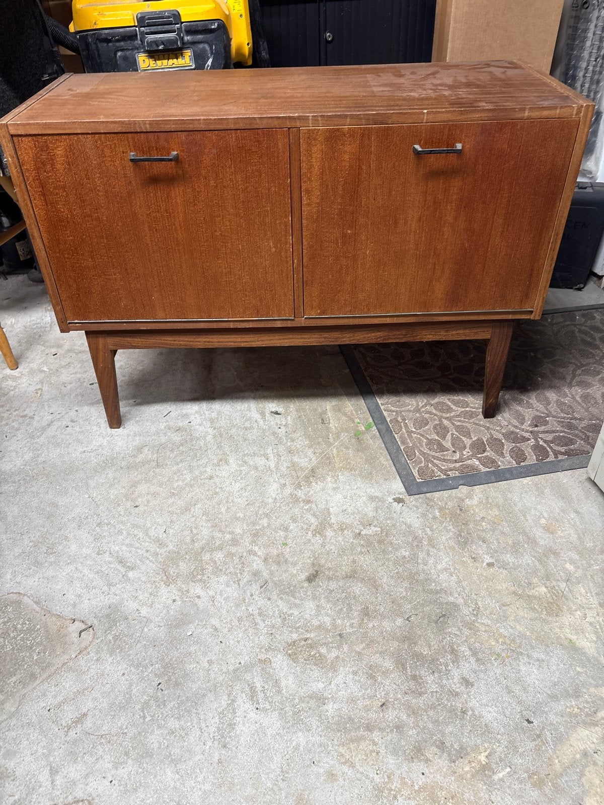 Vintage houten dressoir met twee deuren, Ophalen of Verzenden