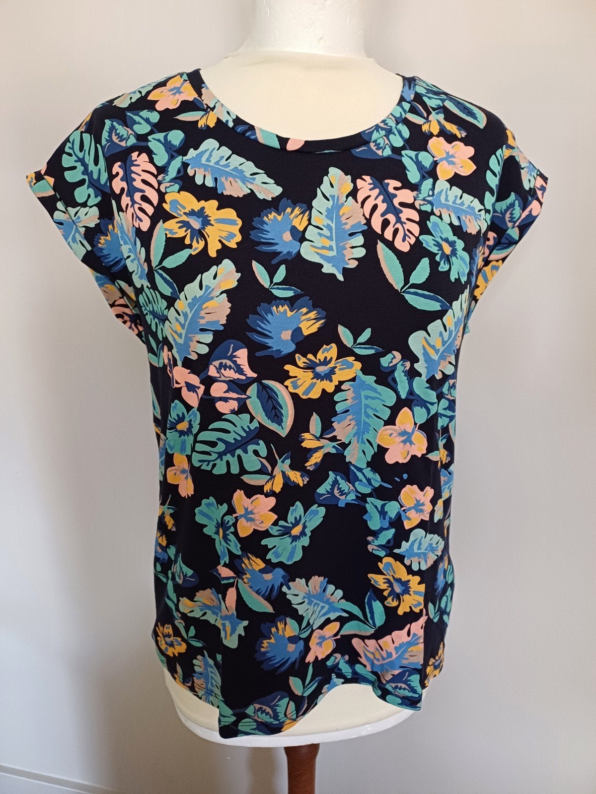 Bonita T-shirt met bloemenprint - Maat S, Kleding | Dames, Meerkleurig, Bonita, Ophalen of Verzenden, Zo goed als nieuw