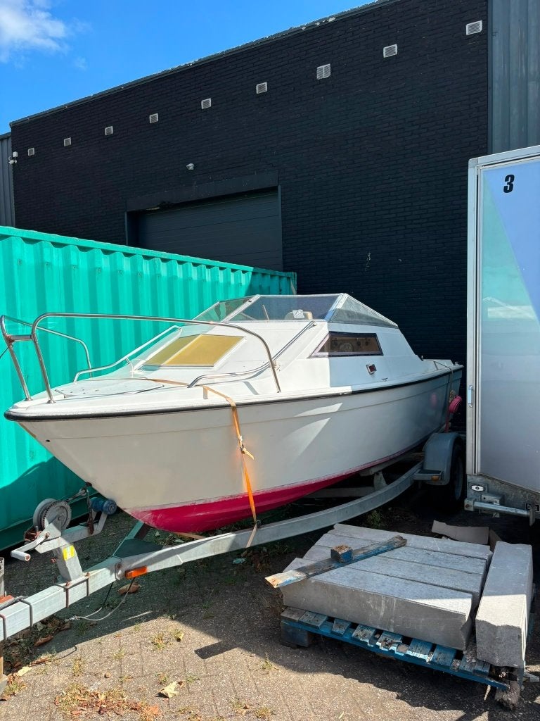 Polyester Kajuitboot met 20pk motor & trailer, Ophalen, Gebruikt, Overige typen, Motorboot