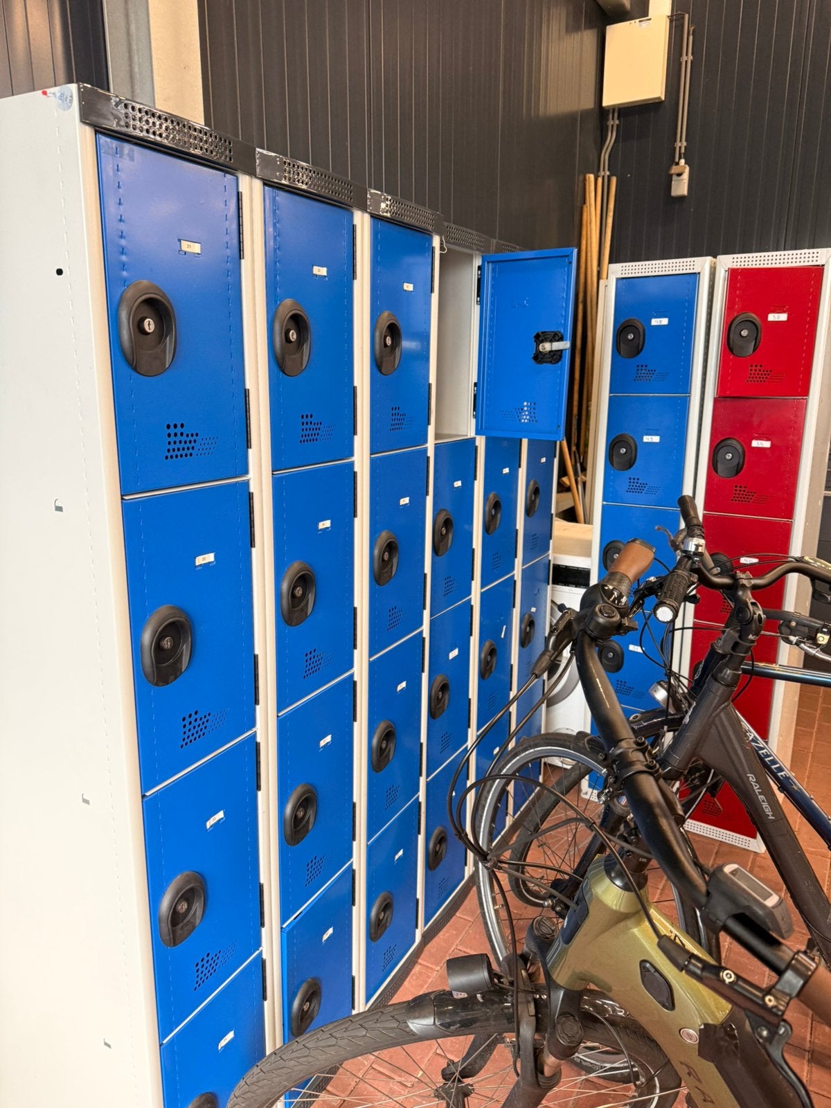 Lockerkasten, Ophalen, Gebruikt