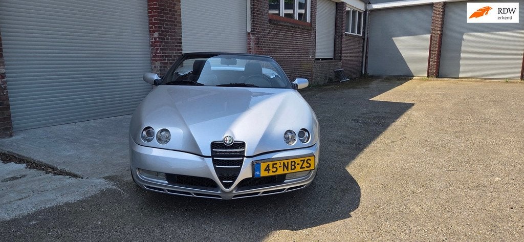 Alfa Romeo Spider 2.0 JTS, Voorwielaandrijving, Lederen bekleding, 1380 kg, Gebruikt