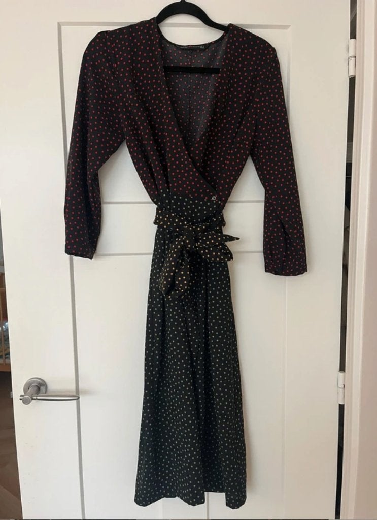 Zara wikkeljurk maat S | polkadot maxi jurk, Kleding | Dames, Verzenden, Zo goed als nieuw, Knielengte, Maat 36 (S)