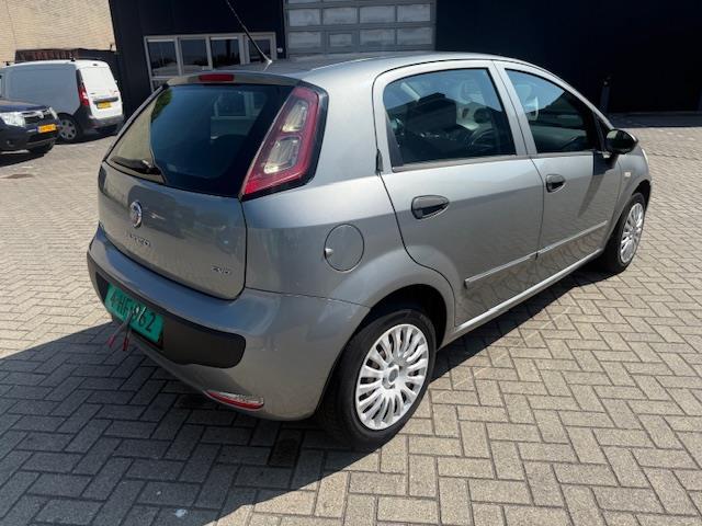 Fiat Punto Evo 1.4 Dynamic Airco 1Eigenaar APK 6-26! 5DEURS, Auto's, Voorwielaandrijving, Euro 5, 4 cilinders, 400 kg