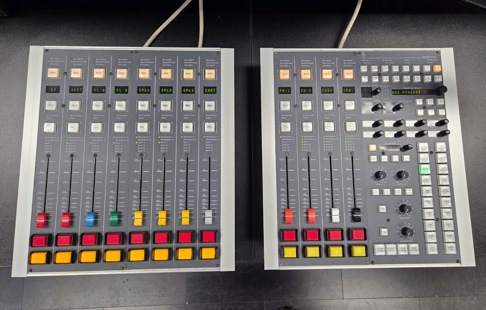 Radio maken als een pro – DHD RM4200D mengpaneel, Ophalen, Zo goed als nieuw, 20 kanalen of meer