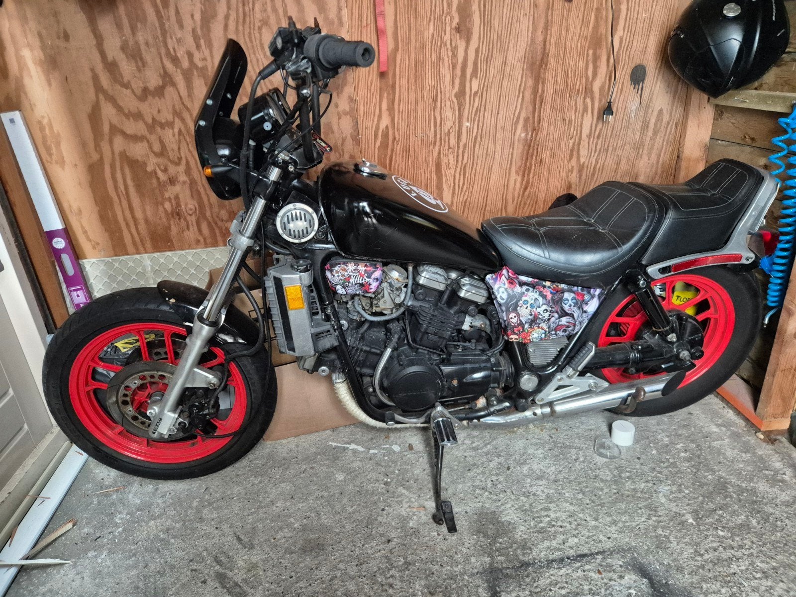 Honda Magna VF700 uit 1984 - Verlaagd model met uniek geluid, Sportuitlaat, Chopper, Gebruikt, Particulier