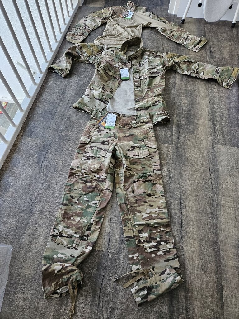 Multicam Crye Precision kleding set maat XS, Ophalen of Verzenden, Landmacht, Nederland, Kleding of Schoenen
